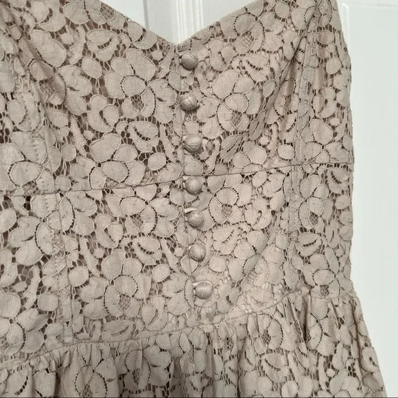 Aritzia Lace Dress Size 2 - Picture 3 of 8